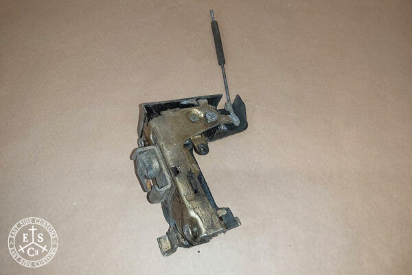 Cabin door lock mechanism left